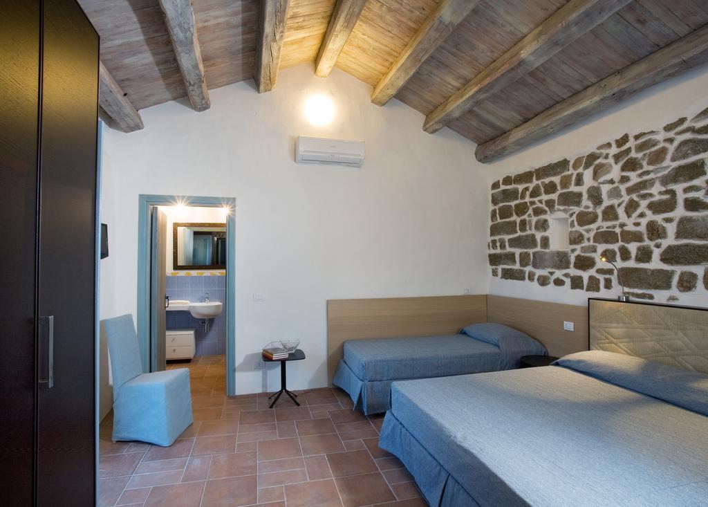 Hostal Liscia Country Relais Sant'Antonio di Gallura Exterior foto