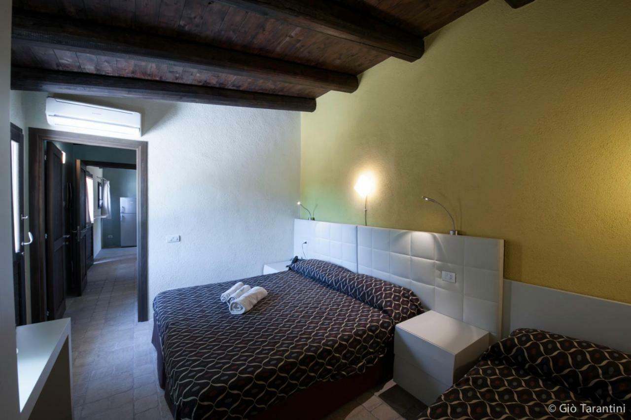 Hostal Liscia Country Relais Sant'Antonio di Gallura Exterior foto